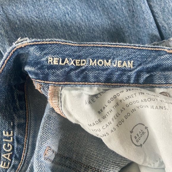 Women’s AMERICAN EAGLE mom jeans - Picture 4 of 4
